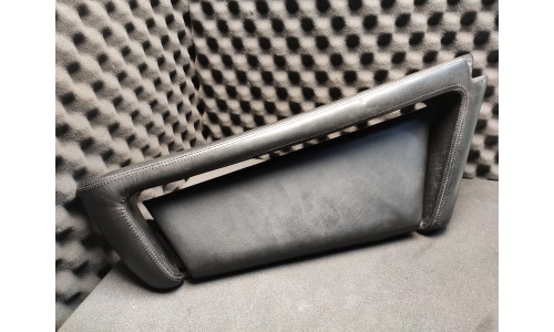 Covered L.H. armrest 