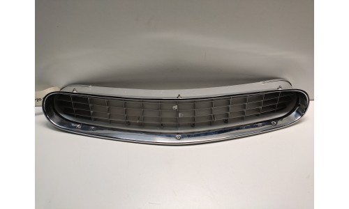 GRILLE DE CALANDRE FERRARI 330 GT MK2 (242-38-002-18)